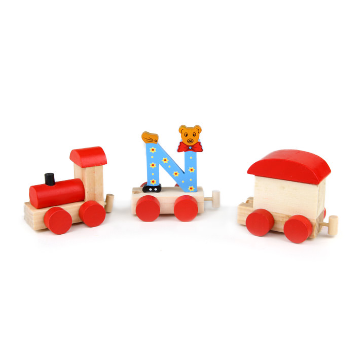Buchstabenzug aus Holz